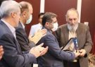 اعطای نشان ویژه "خان‌بابا معتضدی" توسط وزیر فرهنگ و ارشاد اسلامی به محمود نظرعلیان