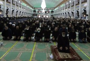 اقامه نماز عشق در ظهر عاشورای حسینی در نخستین پایتخت تشیع اقامه نماز عشق در ظهر عاشورای حسینی در نخستین پایتخت تشیع
