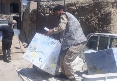 تامین و توزیع ۳۰۰ کولر بین نیازمندان روستاهای هدف قرارگاه پیشرفت