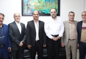 نشست صمیمانه مدیر عامل و عضو هیأت مدیره پاد با مدیران و فعالان صنعت دامپروری استان یزد