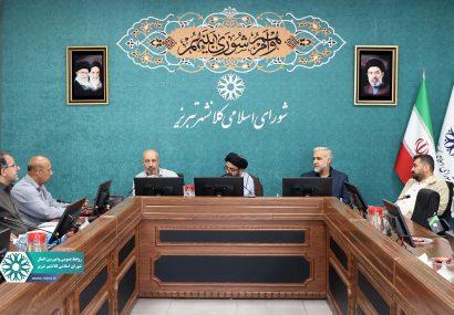 تجلیل کمیسیون گردشگری از خانواده مرحوم امیر حجازی/ تأکید بر تعیین تکلیف خانه‌های تاریخی